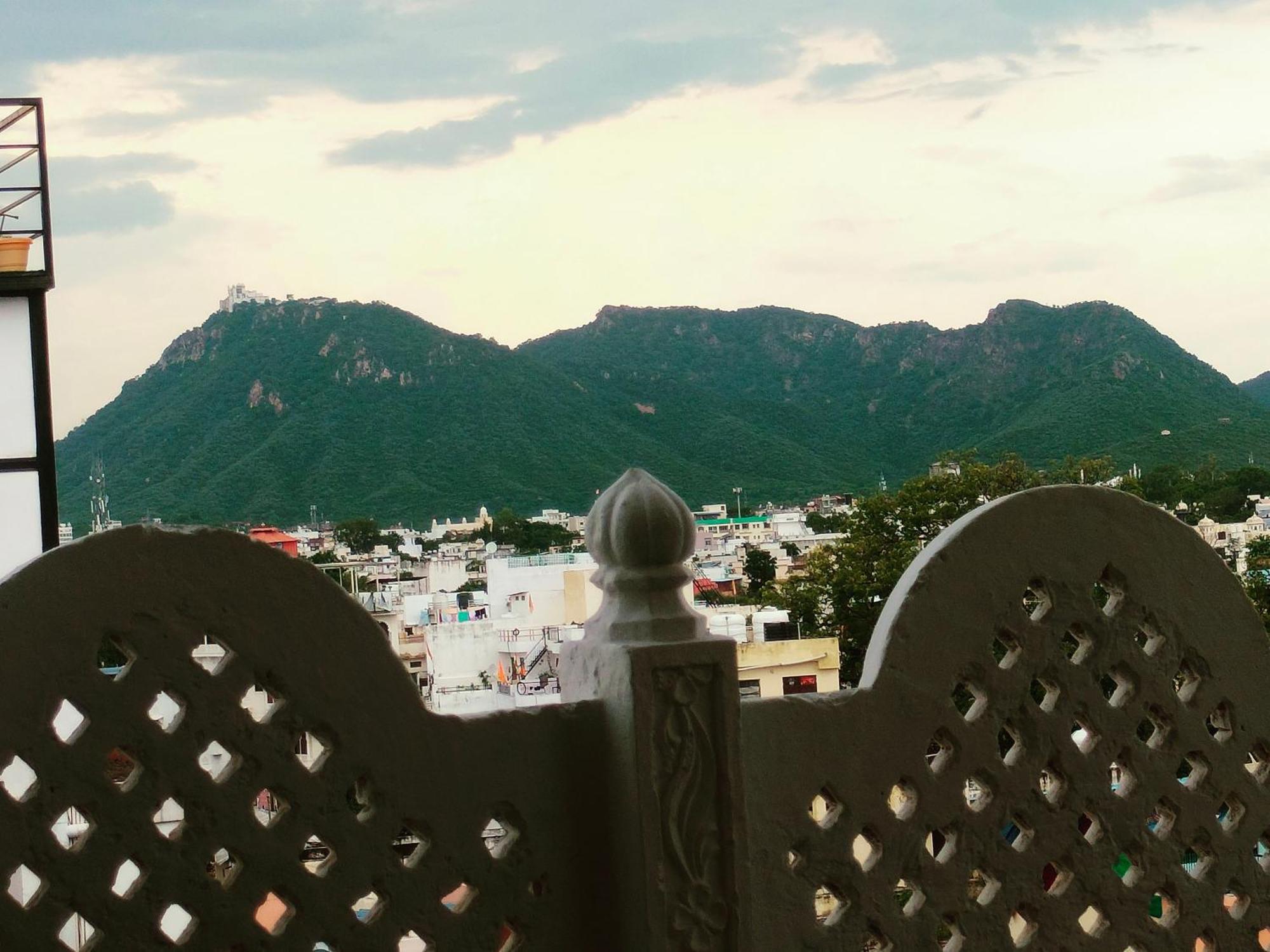 Krishna Stay Guest House Udaipur Exterior foto